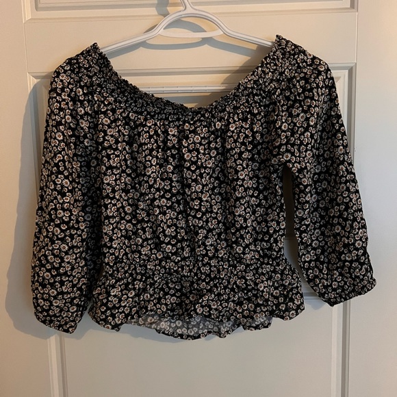 Hollister blouse - Picture 2 of 3